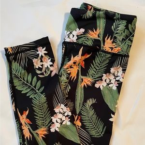 MINIPINK activewear pants. Sz XS. Jungle print. Great condition.